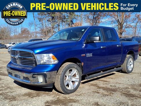 Used 2017 RAM 1500 Classic SLT w/ SLT Plus D￩cor Group image 1
