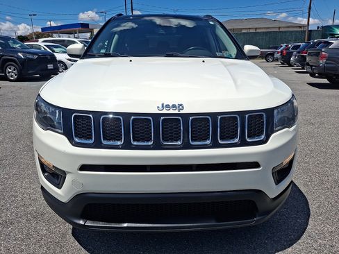 Used 2020 Jeep Compass Latitude w/ Cold Weather Group AWD/4WD image 2