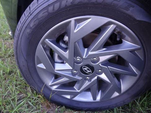 Used 2024 Hyundai Elantra SEL FWD image 42