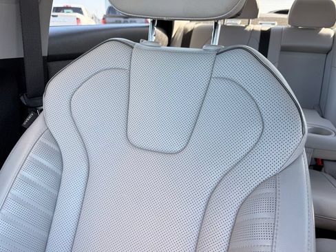 Used 2024 Hyundai Elantra Limited FWD image 17