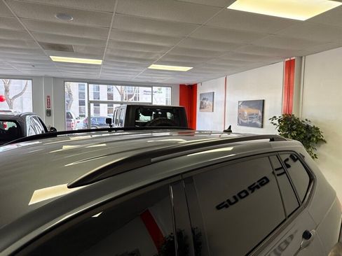 Used 2020 Volkswagen Tiguan S image 10