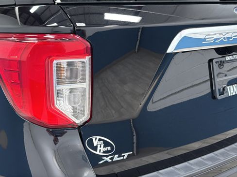 Used 2023 Ford Explorer XLT w/ Equipment Group 202A AWD/4WD image 38