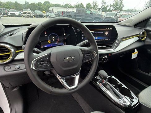 New 2026 Chevrolet Trax LT w/ Driver Confidence Package FWD image 3