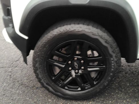 Used 2023 Chevrolet Colorado Trail Boss w/ Technology Package AWD/4WD image 27