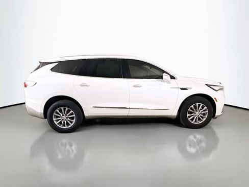 Used 2024 Buick Enclave Essence FWD image 8