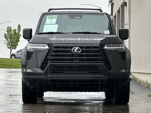 Used 2025 Lexus GX 550 w/ Cold Area Package image 9