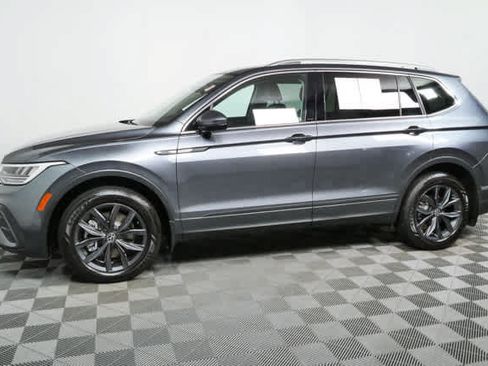 Certified 2023 Volkswagen Tiguan SE w/ Panoramic Sunroof Package FWD image 32