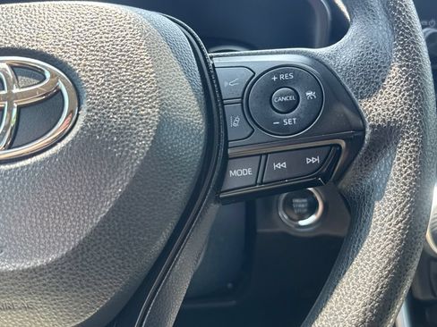 Used 2025 Toyota RAV4 XLE AWD/4WD image 21