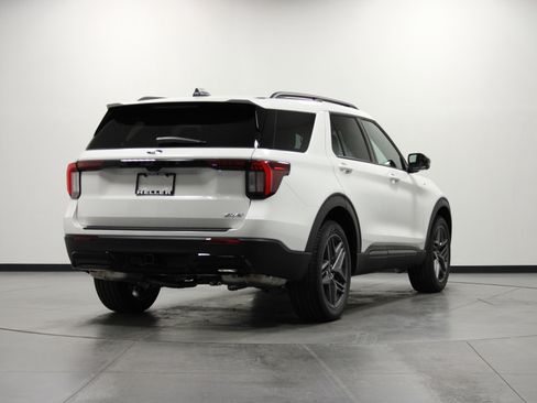 New 2025 Ford Explorer ST-Line w/ Premium Package image 4