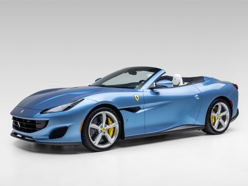 Certified 2020 Ferrari Portofino RWD image 98