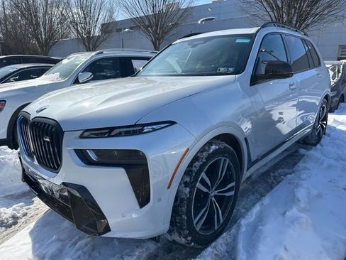 Used 2025 BMW X7 M60i image 4