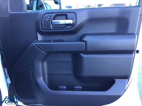 Used 2025 Chevrolet Silverado 2500 Custom w/ Custom Value Package image 22