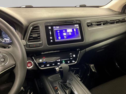 Used 2017 Honda HR-V EX image 9