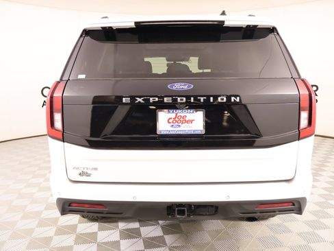 Used 2025 Ford Expedition Active AWD/4WD image 26