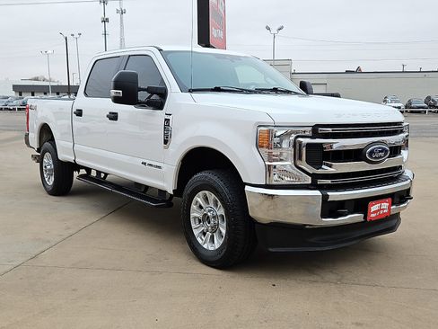 Used 2020 Ford F350 XLT image 4