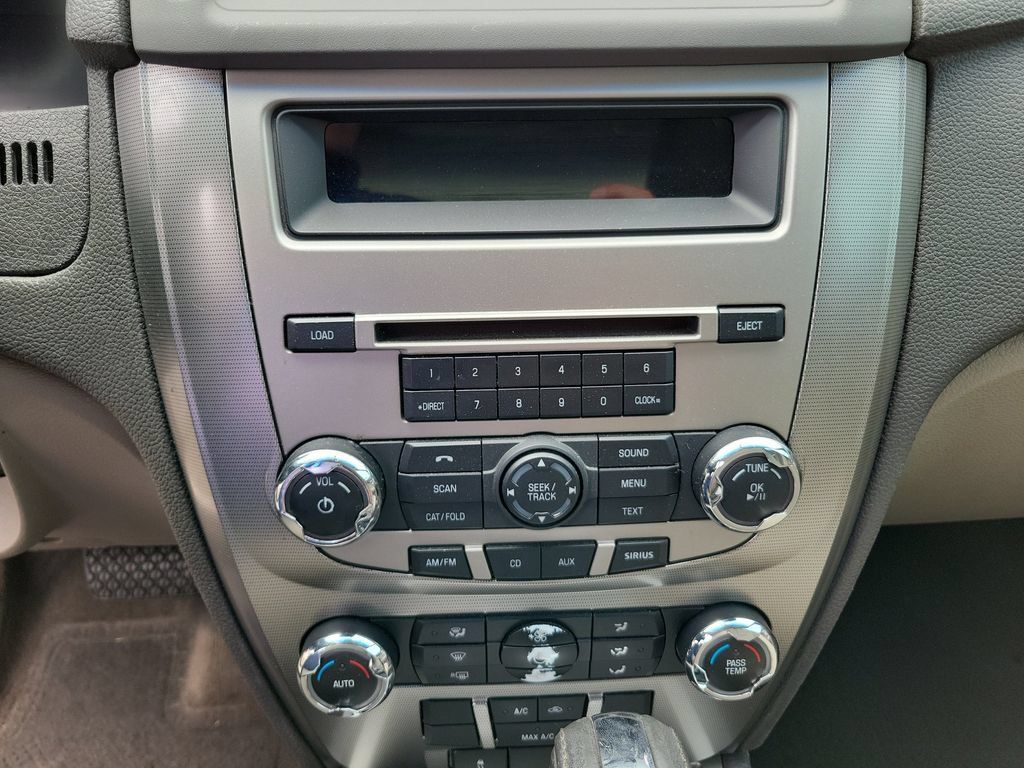 Used 2010 Ford Fusion Hybrid FWD image 12