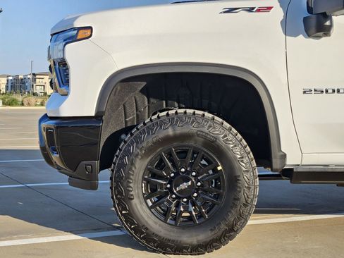 New 2026 Chevrolet Silverado 2500 ZR2 AWD/4WD image 12