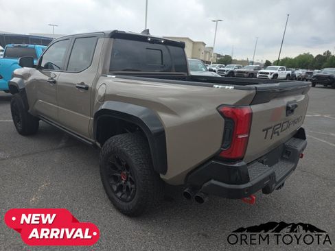Used 2025 Toyota Tacoma TRD Pro AWD/4WD image 3