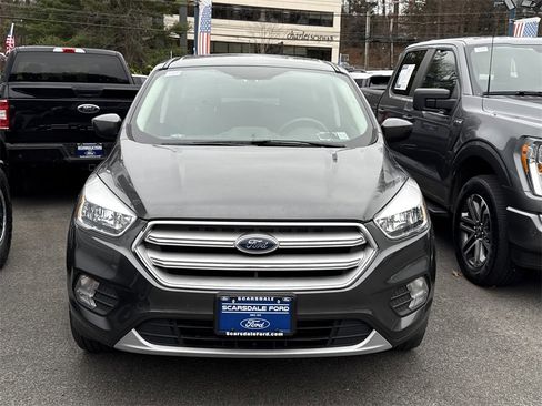 Used 2019 Ford Escape SE image 2