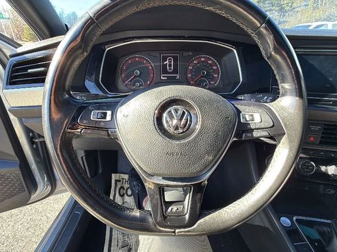 Used 2019 Volkswagen Jetta R-Line w/ R-Line Cold Weather Package image 17