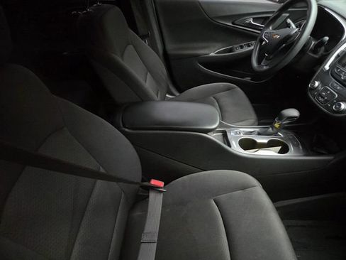 Used 2025 Chevrolet Malibu LS FWD image 14