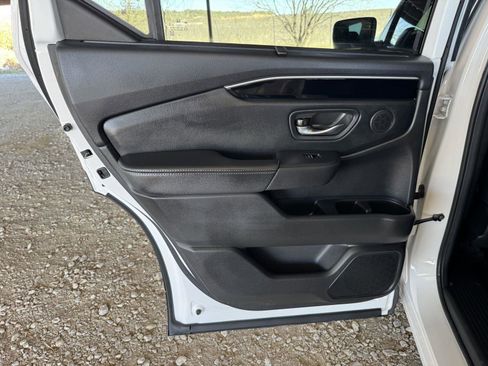 Used 2025 Honda Pilot Touring image 30