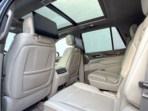 Used 2021 Cadillac Escalade Premium Luxury Platinum image 44