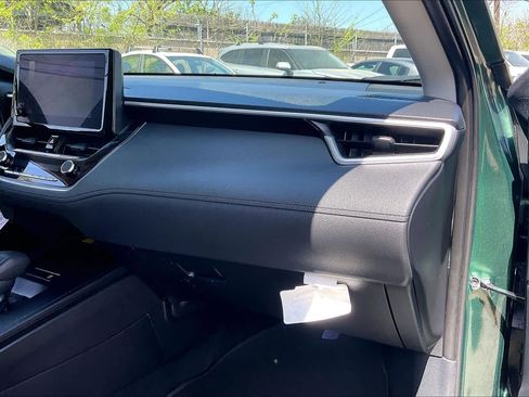 Used 2026 Toyota Corolla Cross LE image 18