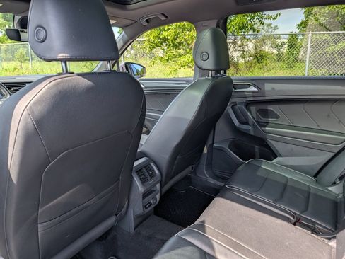 Used 2020 Volkswagen Tiguan SEL Premium R-Line AWD/4WD image 23