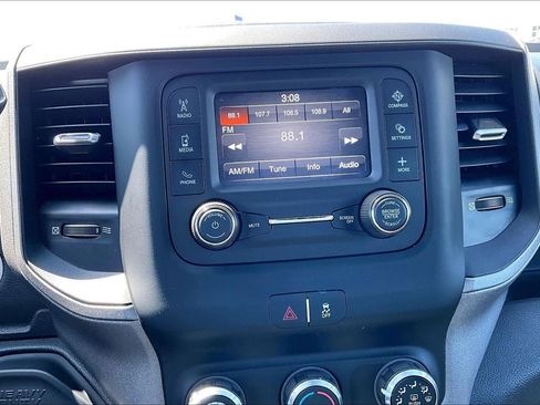Used 2024 RAM 2500 Tradesman w/ Chrome Appearance Group AWD/4WD image 6