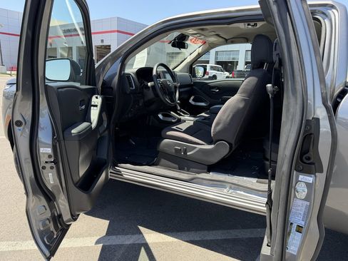 Used 2024 Nissan Frontier SV w/ Technology Package AWD/4WD image 8