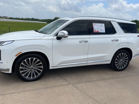 Used 2025 Hyundai Palisade Calligraphy FWD image 5