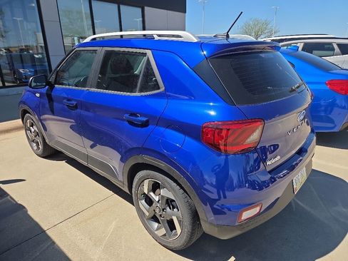 Certified 2023 Hyundai Venue SEL w/ Cargo Package FWD image 3