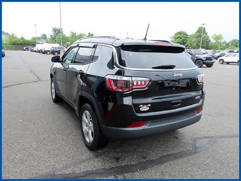 Used 2021 Jeep Compass Latitude w/ Convenience Group AWD/4WD image 5