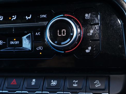 Used 2024 GMC Sierra 2500 AT4X w/ AT4X AEV Edition image 34