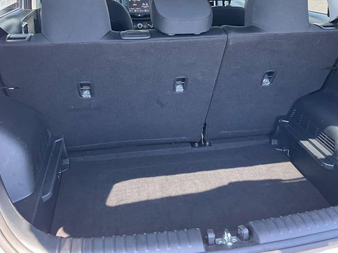 Used 2025 Kia Soul LX w/ LX Technology Package FWD image 4