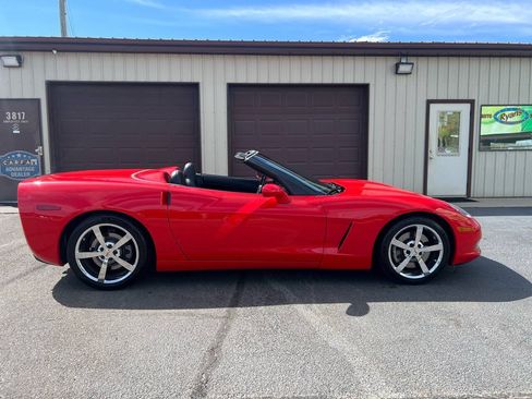 Used 2010 Chevrolet Corvette Convertible w/ Preferred Equipment Group RWD image 32