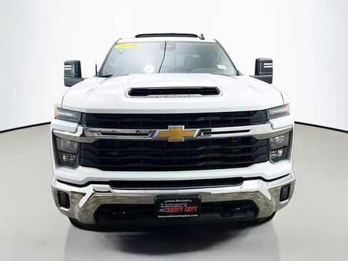 Used 2024 Chevrolet Silverado 3500 LT w/ Convenience Package image 2