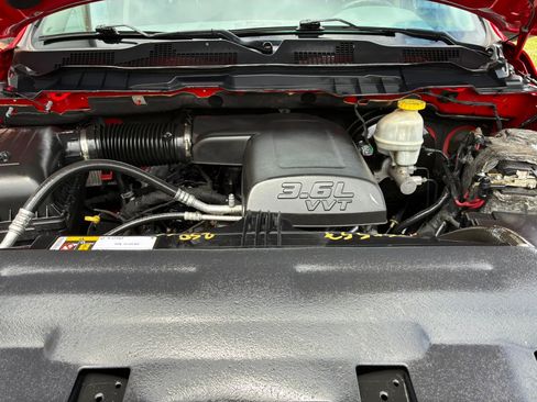 Used 2018 RAM 1500 Express AWD/4WD image 27