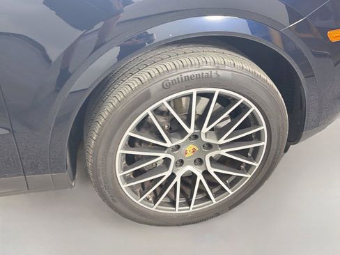 Certified 2023 Porsche Cayenne AWD/4WD image 14