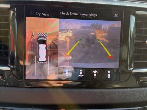 Used 2019 Chrysler Pacifica Touring-L Plus w/ Advanced Safetytec Group image 7