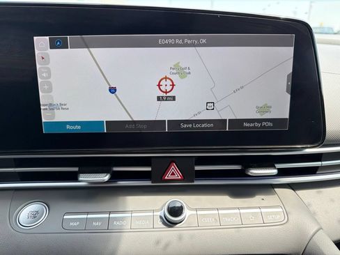 Used 2025 Hyundai Elantra SEL FWD image 32
