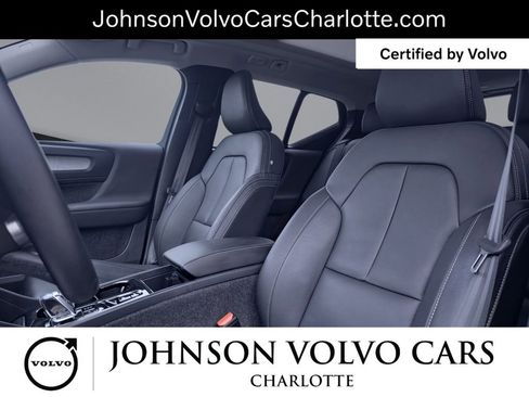 Certified 2025 Volvo XC40 B5 Plus AWD/4WD image 15