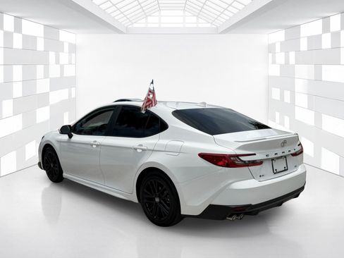 Used 2026 Toyota Camry SE FWD image 5