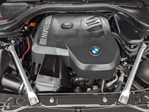 Used 2024 BMW 530i w/ M Sport Package RWD image 31