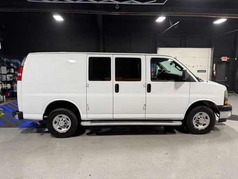 Used 2024 Chevrolet Express 2500 w/ Driver Convenience Package image 8