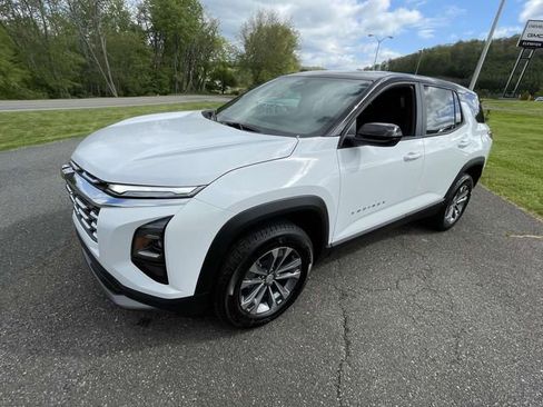 New 2026 Chevrolet Equinox LT w/ Convenience Package II AWD/4WD image 3