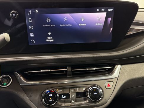 Used 2025 Buick Envista Preferred FWD image 29