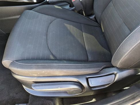 Used 2019 Kia Forte S image 21