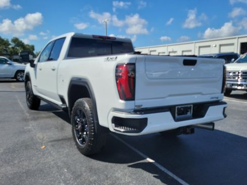 Used 2025 GMC Sierra 2500 AT4 w/ AT4 Premium Plus Package AWD/4WD image 7